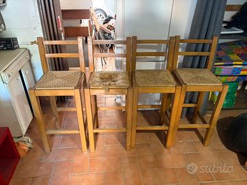 Set di 4 sgabelli in legno