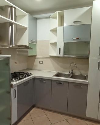 Cucina angolare 365x230 cm già smontata