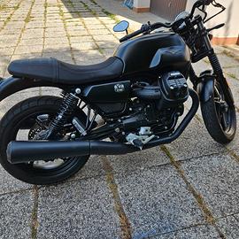 Moto Guzzi V7 Stone - 2022