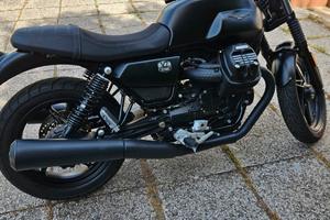 Moto Guzzi V7 Stone - 2022