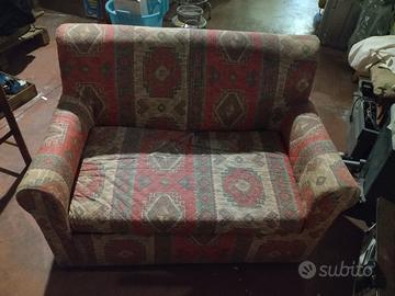 Divano .a due posti 