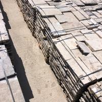 Basoli di pietra selezionate