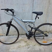 Bici Mountain Bike misura 26