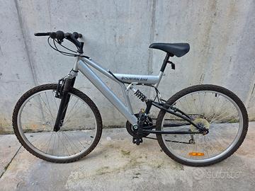 Bici Mountain Bike misura 26