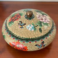 Ciotola cinese con coperchio