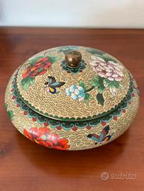 Ciotola cinese con coperchio