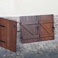 Serramento in larice color noce