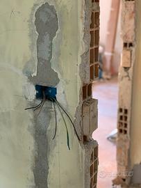 Geometra, idraulico, elettricista, muratore, altro