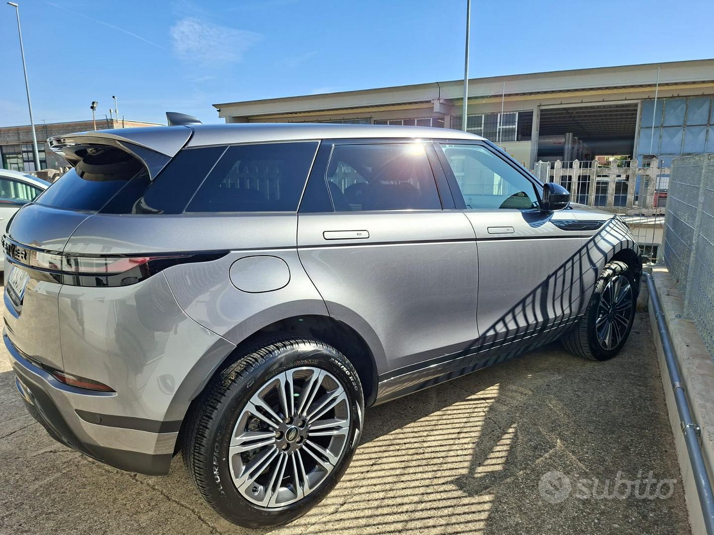 Land Rover Range Rover Evoque 2024 photo 4