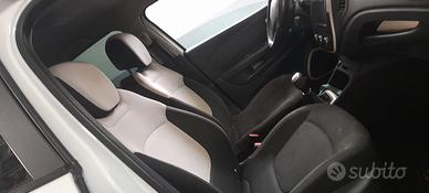 Sedili tappeti e pannelli interni renault captur