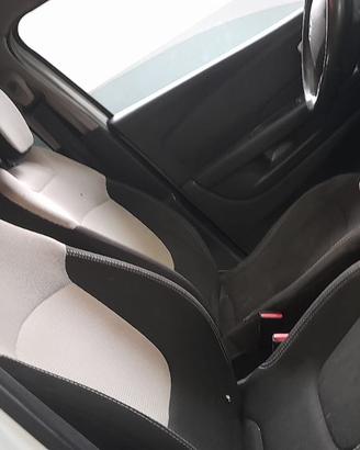 Sedili tappeti e pannelli interni renault captur