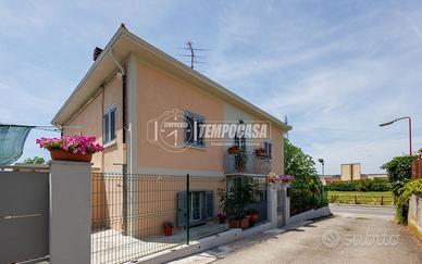 Villa Unifamiliare a Collecchio 6 locali