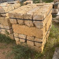Blocchi antichi in pietra (conci)