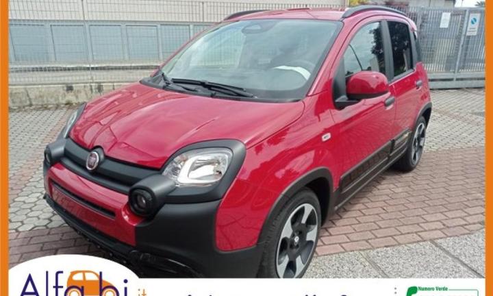 FIAT Panda 1.0 70CV Hybrid Pandina (Cross Look)
