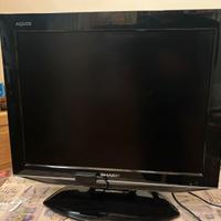 Televisore Aquos sharp 35” con digitale terrestre