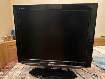 Televisore Aquos sharp 35” con digitale terrestre