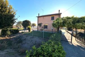 CAVARZERE: 128B: Casa singola con ampio scoperto