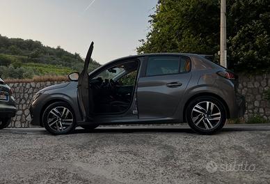 Peugeot 208 puretech 2020