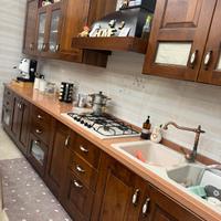 cucina in legno completa di tutto