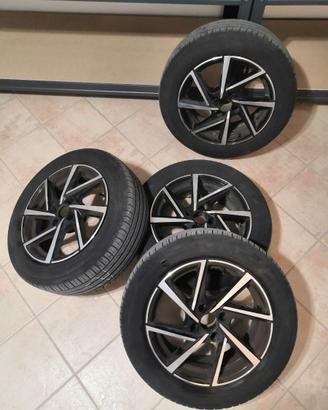 Cerchi in lega R16 con gomme estive Bridgestone