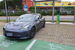 Tesla Model 3 long range AWD