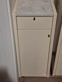 Mobiletto bagno con piano in marmo