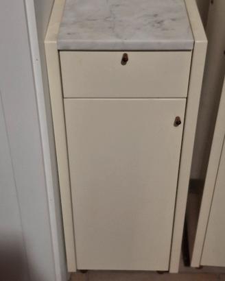 Mobiletto bagno con piano in marmo