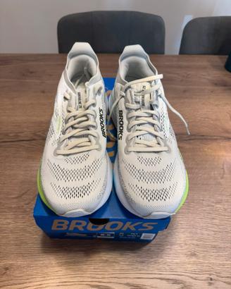 Brooks adrenaline GTS 25