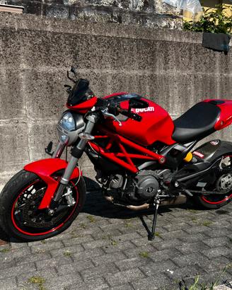 Ducati Monster 796