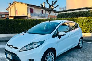 Ford Fiesta 1.2 82 CV 5P Titanium