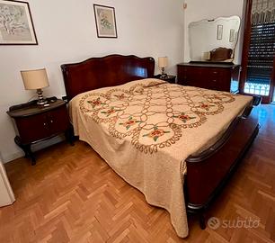 Camera da letto completa in legno