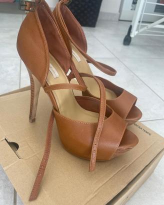 Sandalo Bershka taglia 36