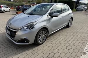 Peugeot 208 neopatentati