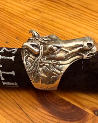 Anello testa cavallo