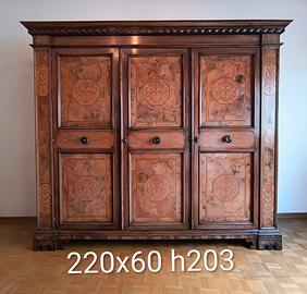 Armadio 3 ante in legno massello stile classico