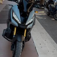 Honda x-adv 750 perfetta accessoriata