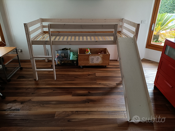 Letto rialzato simil-castello bambino 6-12 anni