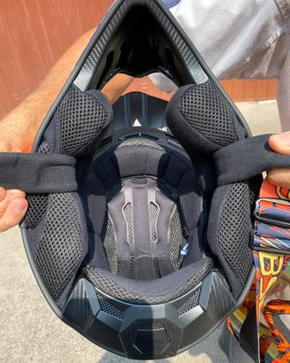 Casco Airoh wraap beast matt con visiera 