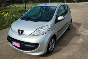 Peugeot 107   1000  benzina 