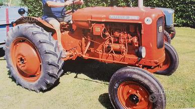 Trattore Nuffield 350