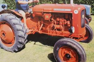 Trattore Nuffield 350