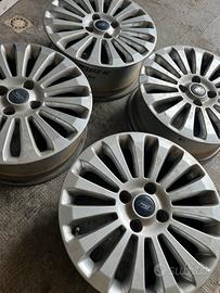 4 cerchi in lega  Ford Fiesta