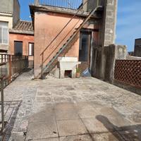 Fiumefreddo casa singola su due livelli