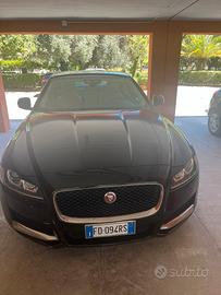 Jaguar XF nera