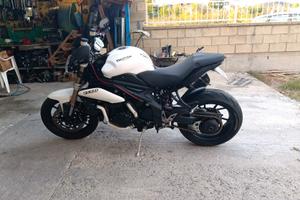 Triumph Speed triple 1050 2011