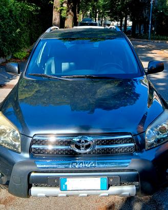 Toyota Rav4 Luxury 