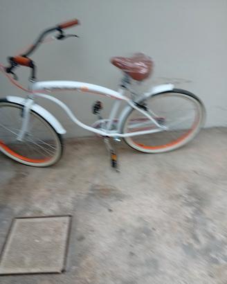 bicicletta city bike  bici montabike  mare