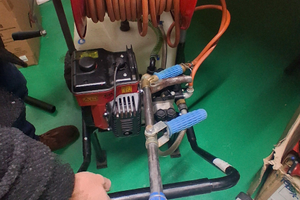 Cariola a motore per disinfestazione