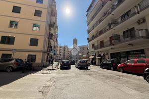 3 LOCALI A NAPOLI