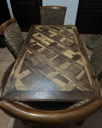 Tavolo in legno massello con 4 sedie